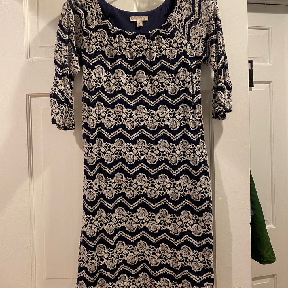Lace detail blue and white dress